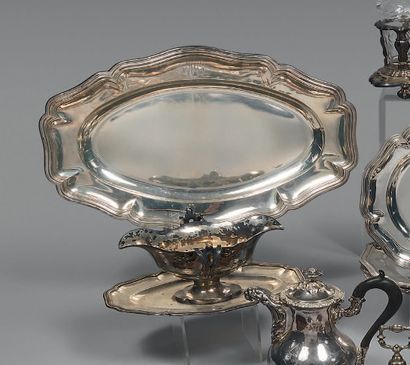 Set in silver (950), with contours and foliage...