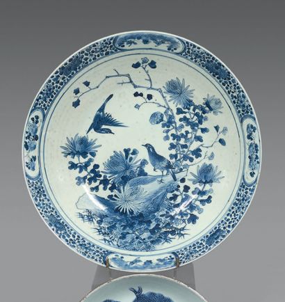 CHINE - XIXe siècle.
Porcelain dish decorated...