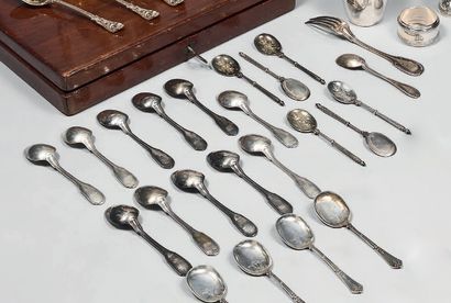 Silver set (950) composed of : eleven small...