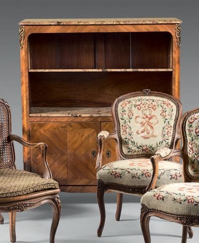 Piece of furniture with height of support...