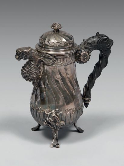 Small tripod silver jug (950), decorated...