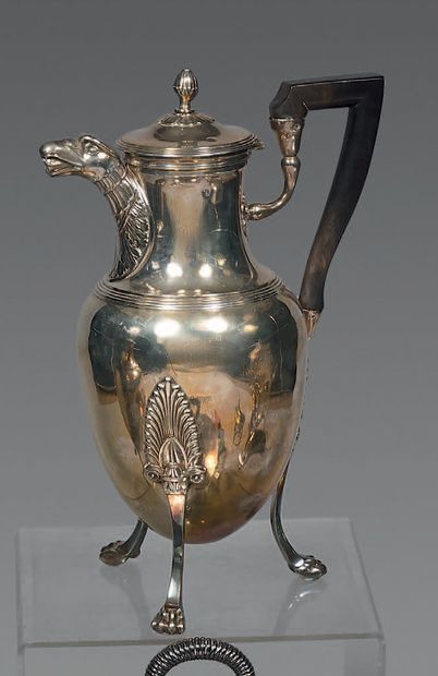 Large silver coffee pot (950), with concentric...