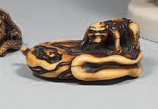JAPON - Epoque MEIJI (1868 - 1912).
Ivory...