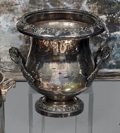 Large baluster-shaped refreshment bucket,...