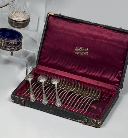 Suite of twenty-four small silver spoons...