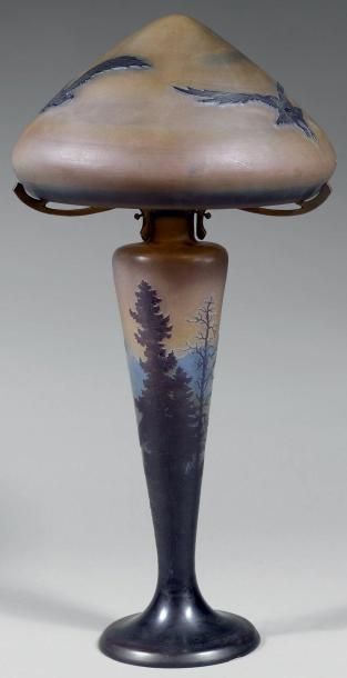 Emile GALLE (1846-1904)
Lampe en verre multicouche...