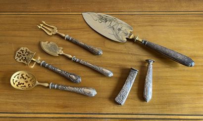 Set on silver forged handle (950 and 800):...