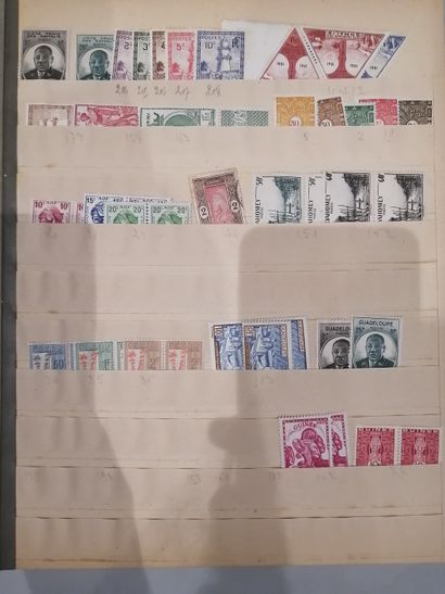 Album de timbres des Colonies et Territoires...