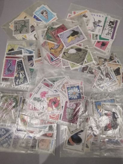 Album de timbres des Colonies et Territoires...