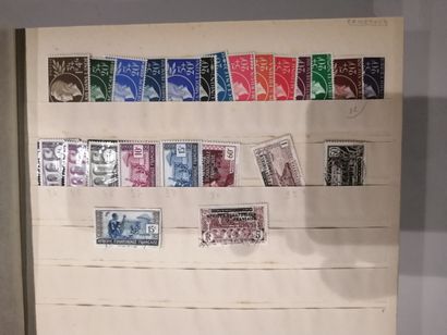 Album de timbres des Colonies et Territoires...