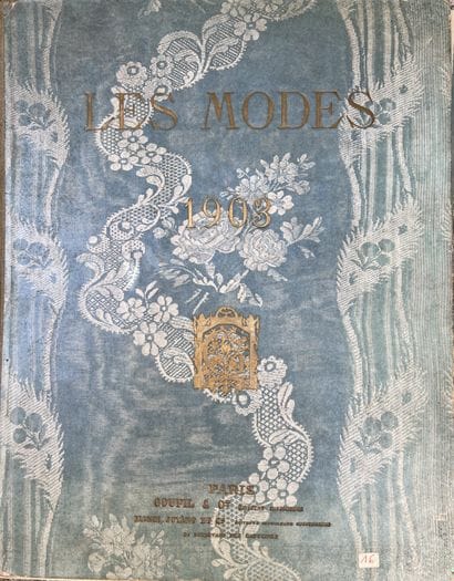 Some old fashion magazines and pictures.