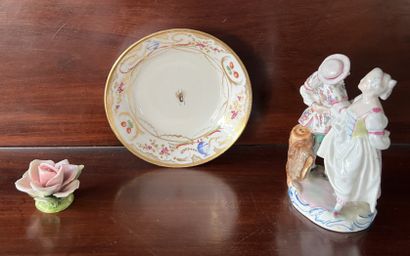 Porcelaines : soucoupe de tasse litron à...