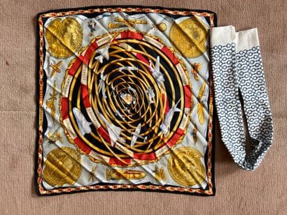 HERMES. Men's scarf and scarf.