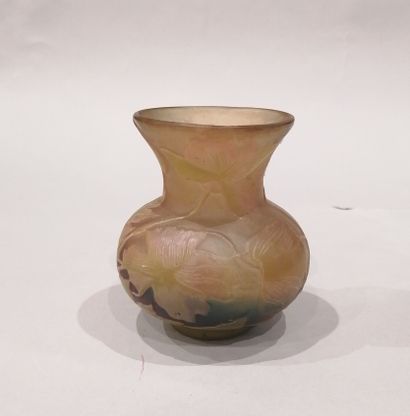 Émile GALLÉ (1864-1904). Petit vase balustre...
