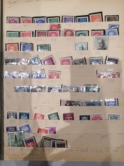 Album de timbres des Colonies et Territoires...