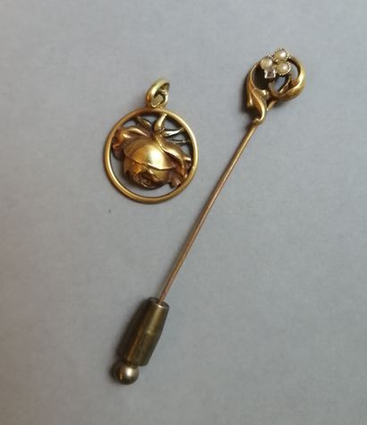 
Lot en or jaune 18K (750) comprenant une...