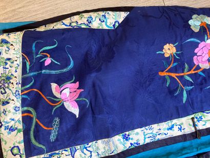 CHINE - Vers 1900.
Set of four women's jackets...