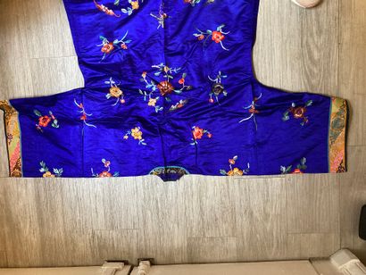 CHINE - Vers 1900.
Set of four women's jackets...