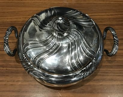 
Légumier en argent (950), à décor de côtes...
