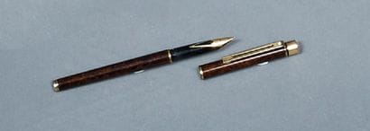 SHEAFFER pen in gilded and lacquered metal,...