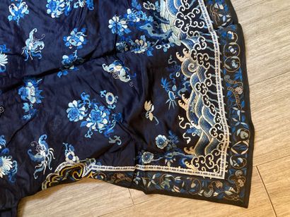 CHINE - XIXe siècle.
Set of three jackets...
