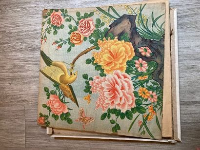 CHINE, Canton - XXe siècle.
Set of two shawls...