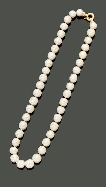 Necklace of freshwater pearls, the clasp...