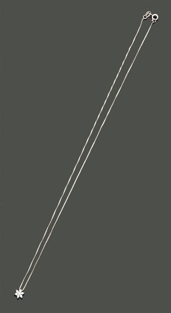 Pendant and chain in 18K (750) white gold,...