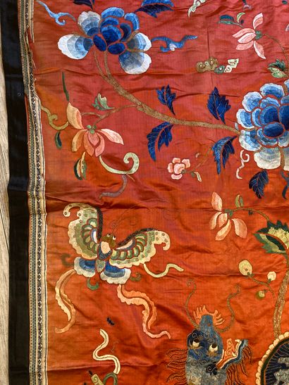 CHINE - Vers 1900.
Set of two large door...
