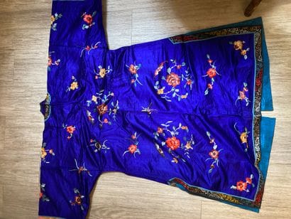 CHINE - Vers 1900.
Set of four women's jackets...