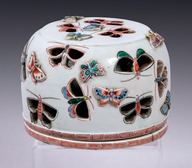 JAPON - Époque MEIJI (1868-1912).
Lanterne...