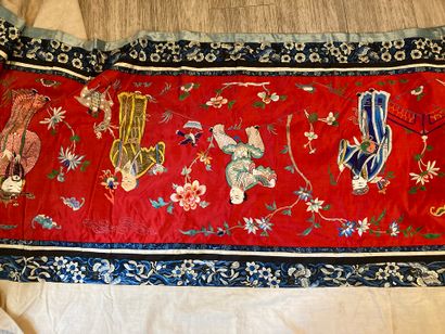 CHINE - Vers 1900.
Large rectangular panel...