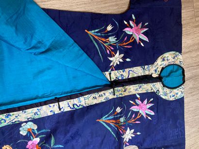 CHINE - Vers 1900.
Set of four women's jackets...