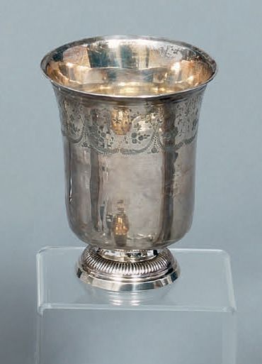 Silver tulip kettle on a pedestal with gadroon...