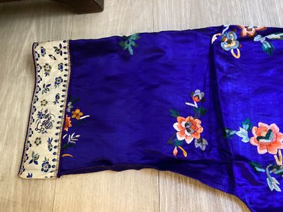 CHINE - Vers 1900.
Set of four women's jackets...