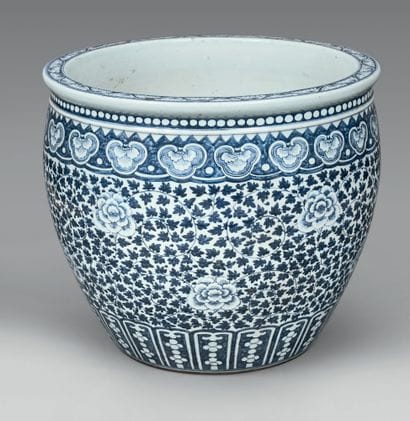 CHINE - XIXe siècle
Jarre à poissons en porcelaine...
