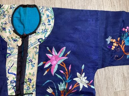 CHINE - Vers 1900.
Set of four women's jackets...
