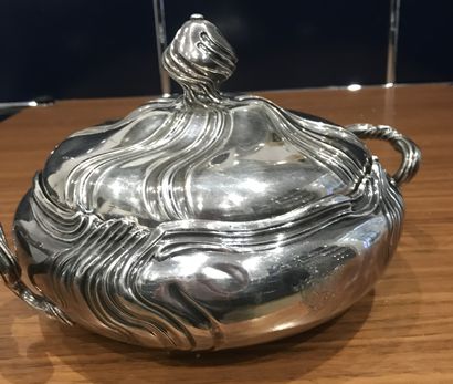
Légumier en argent (950), à décor de côtes...