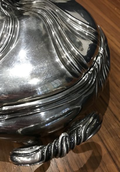 
Légumier en argent (950), à décor de côtes...