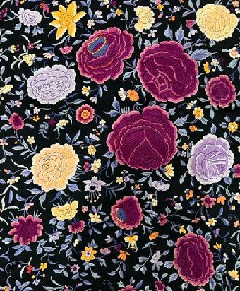 CHINE, Canton - Vers 1900.
Square silk shawl...