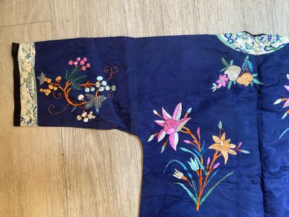 CHINE - Vers 1900.
Set of four women's jackets...