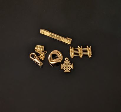 Set of 18K (750) yellow gold debris: baby...