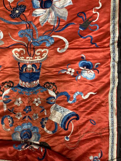 CHINE - Vers 1900.
Set of two large door...