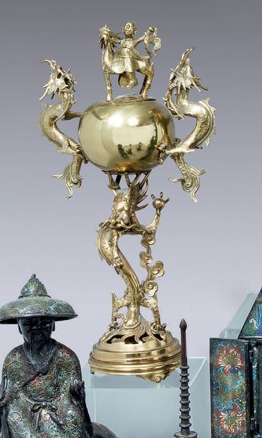VIETNAM - Vers 1900.
Globular perfume burner...