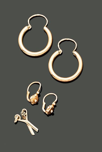 Set in 18K (750) yellow gold: a pair of sleepers...