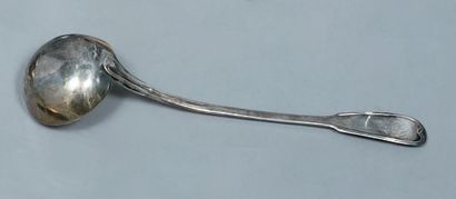 Louche en argent (950) modèle à filet. Chiffrée....