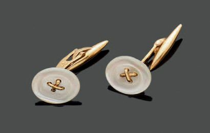 Pair of 18K (750) yellow gold cufflinks,...
