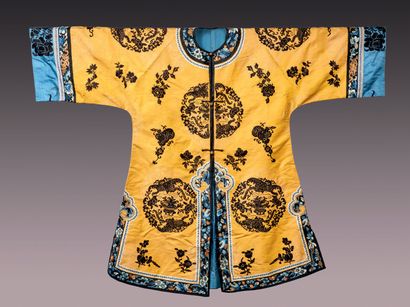CHINE - XIXe siècle.
Set of two garments...