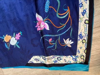 CHINE - Vers 1900.
Set of four women's jackets...