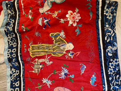 CHINE - Vers 1900.
Large rectangular panel...